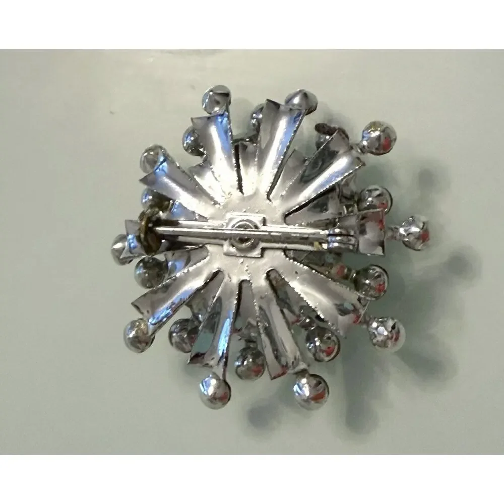 MCM VINTAGE Starburst Rhinestone Brooch Silver Tone Pin Clear 1.5” 3273-22